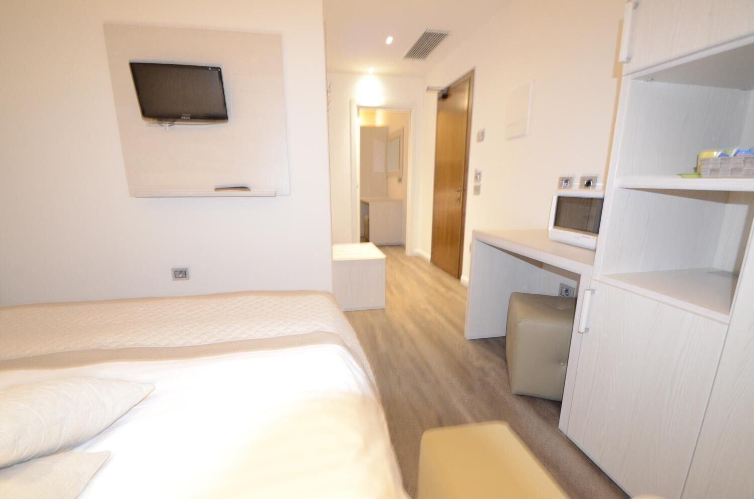 Hotel Piccadilly 12/44