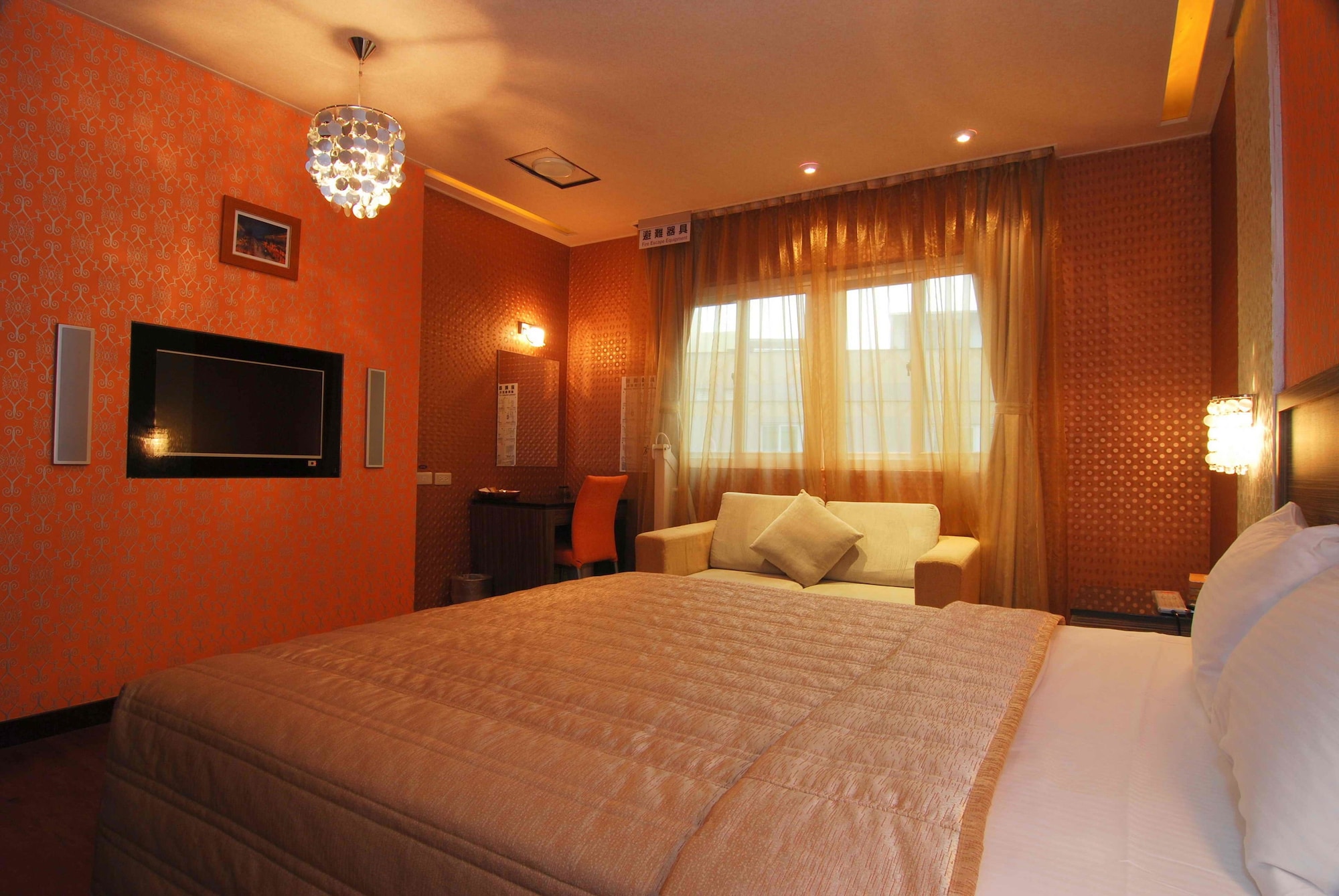 DELUXE, SUITE