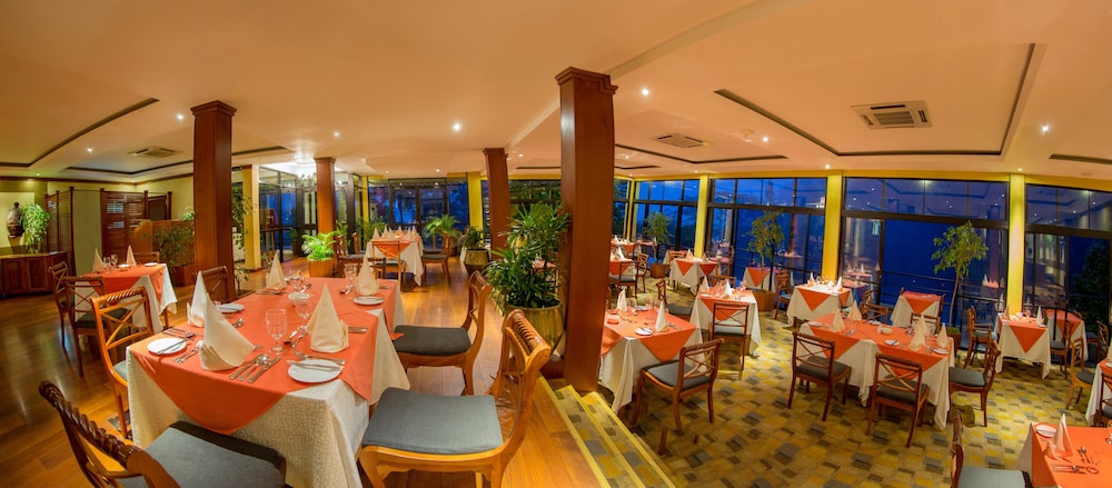 Hunas Falls Hotel Kandy 56/77