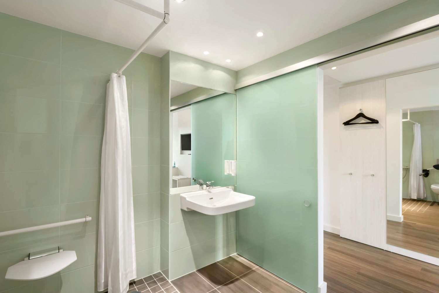 Super 8 by Wyndham Munich City North 30/30