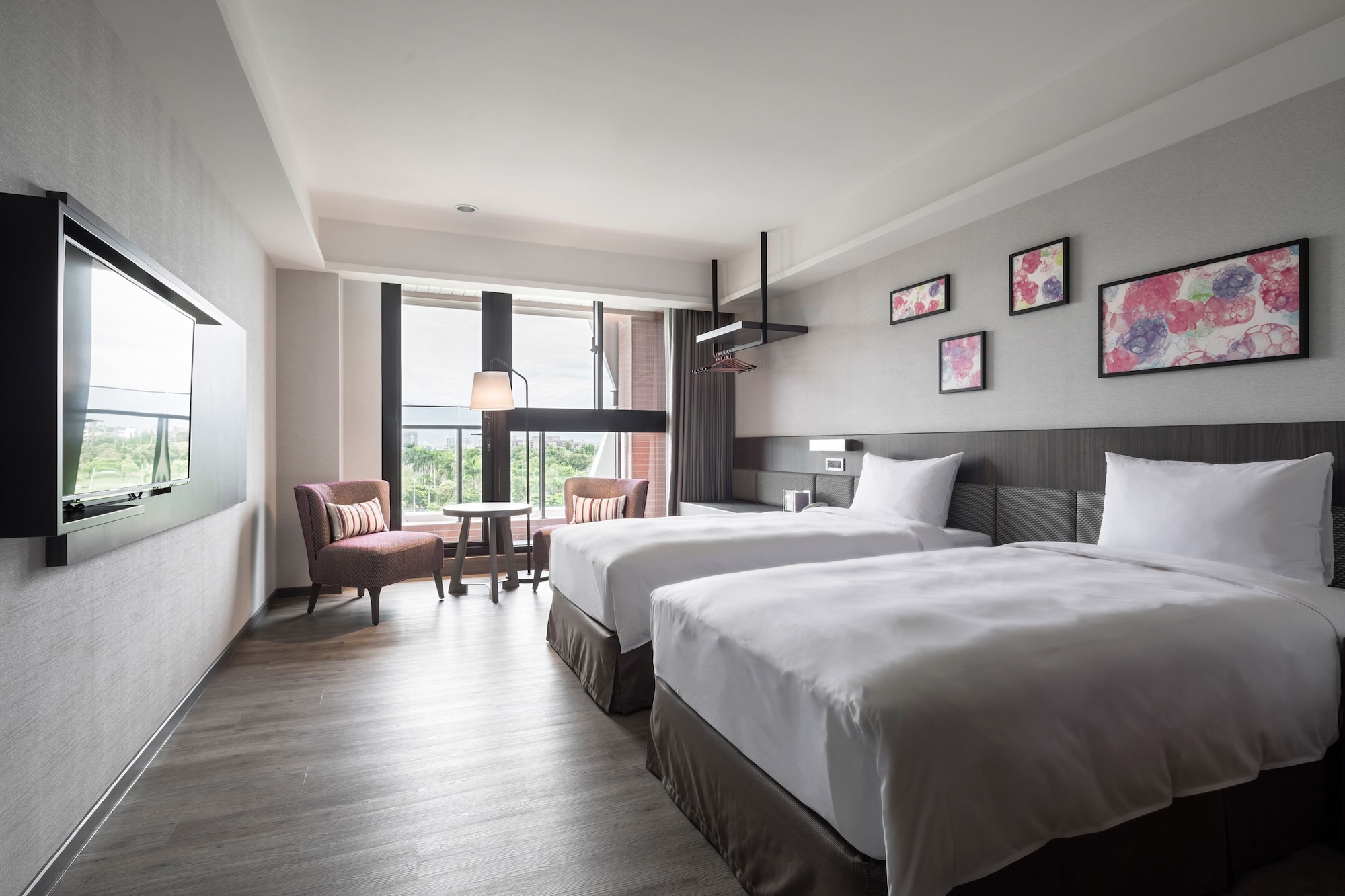 DELUXE, TWIN BEDS