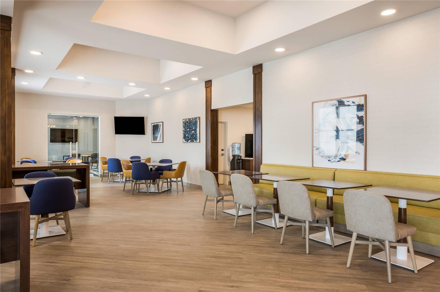 MainStay Suites Gaylord 43/46