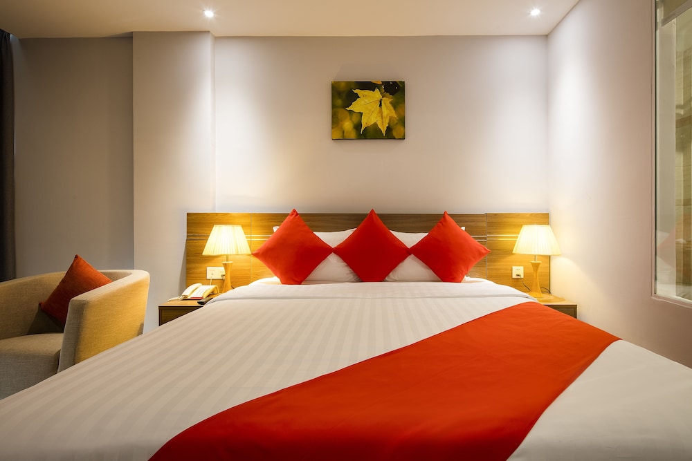 Maple Leaf Hotel & Apartment 28/75