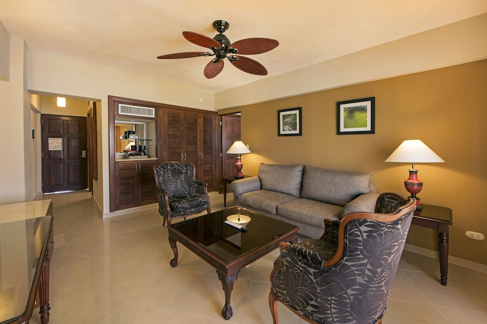 Occidental Caribe 28/50