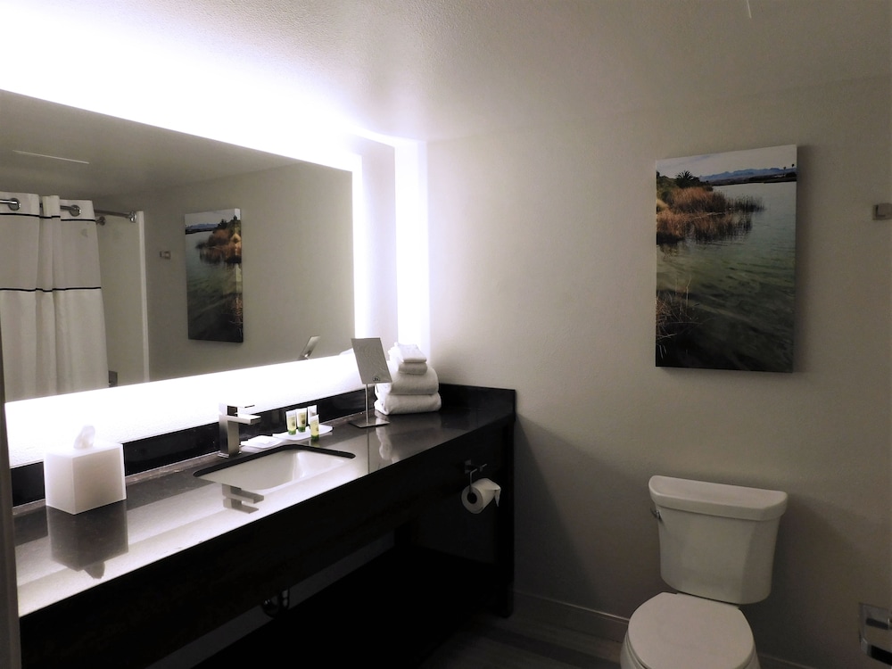 Avi Resort Casino 48/50