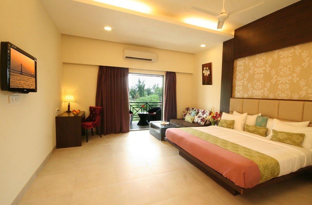 HOTEL KHANVEL RESORT 10/50