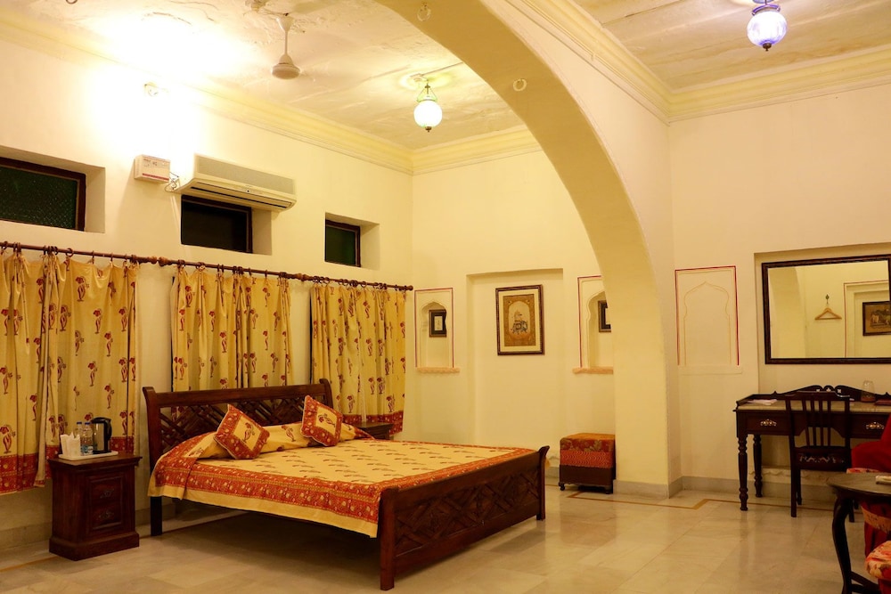 DEV NIWAS - HERITAGE HOTEL 16/22