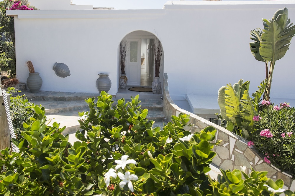 Paros Palace 67/76