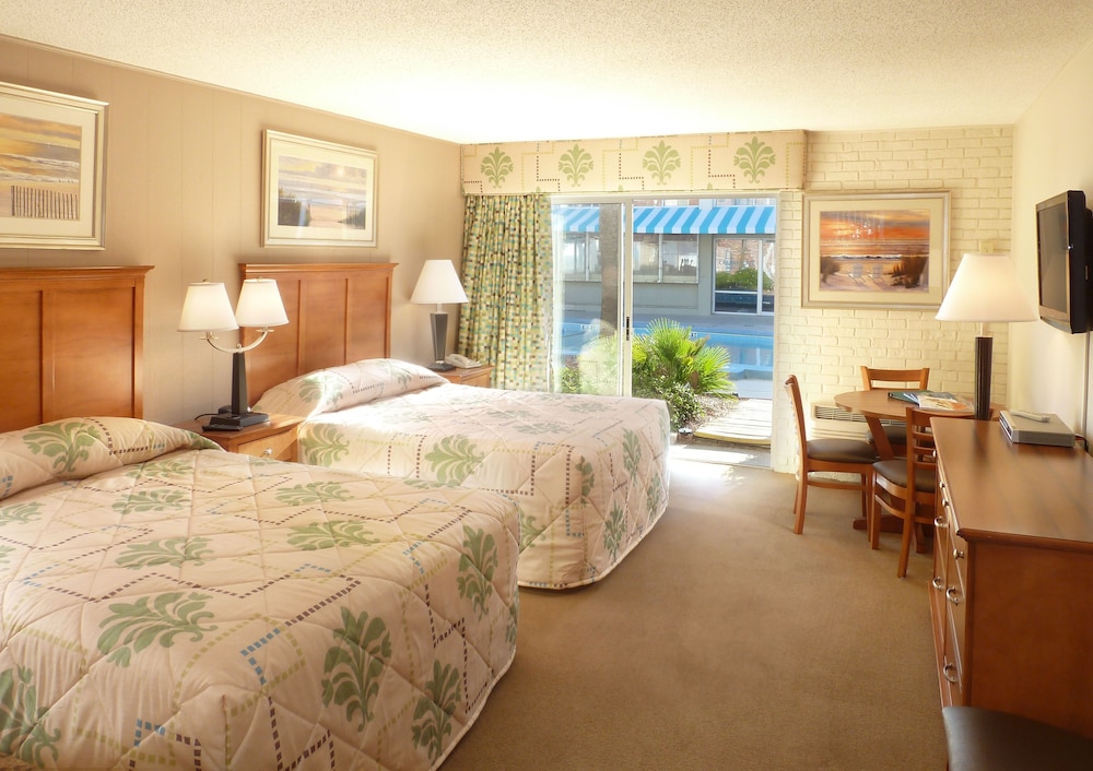 The Oceanfront Litchfield Inn 20/75