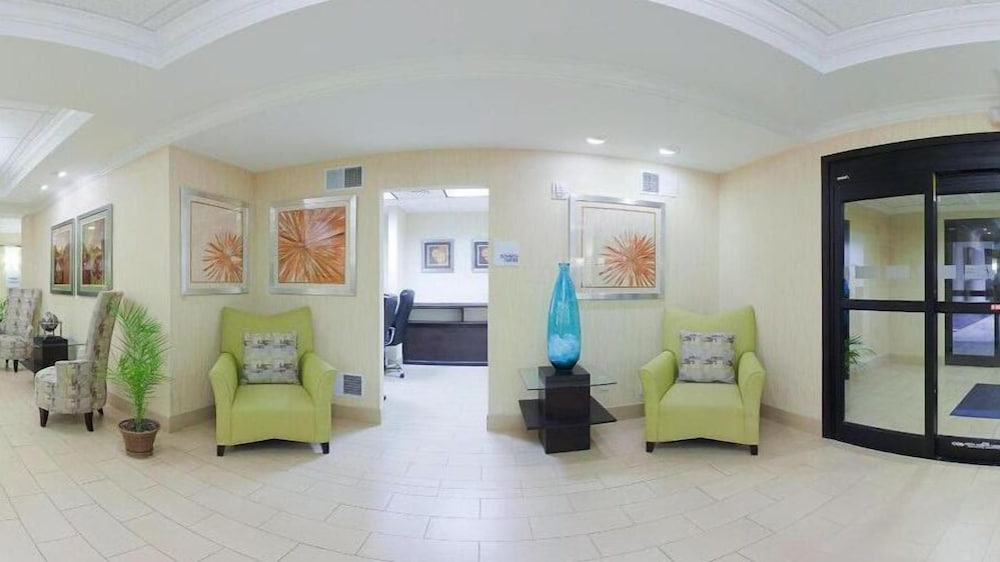 Holiday Inn Express Hotel Suites Lebanon 40/51