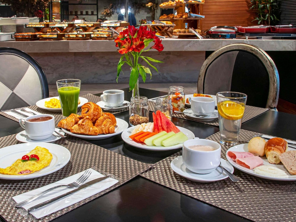 Grand Mercure Curitiba Rayon 37/50