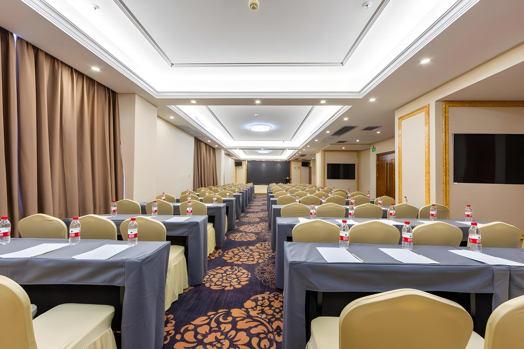Vienna Hotel Guangzhou Shaheding Metro Station Branch 37/48