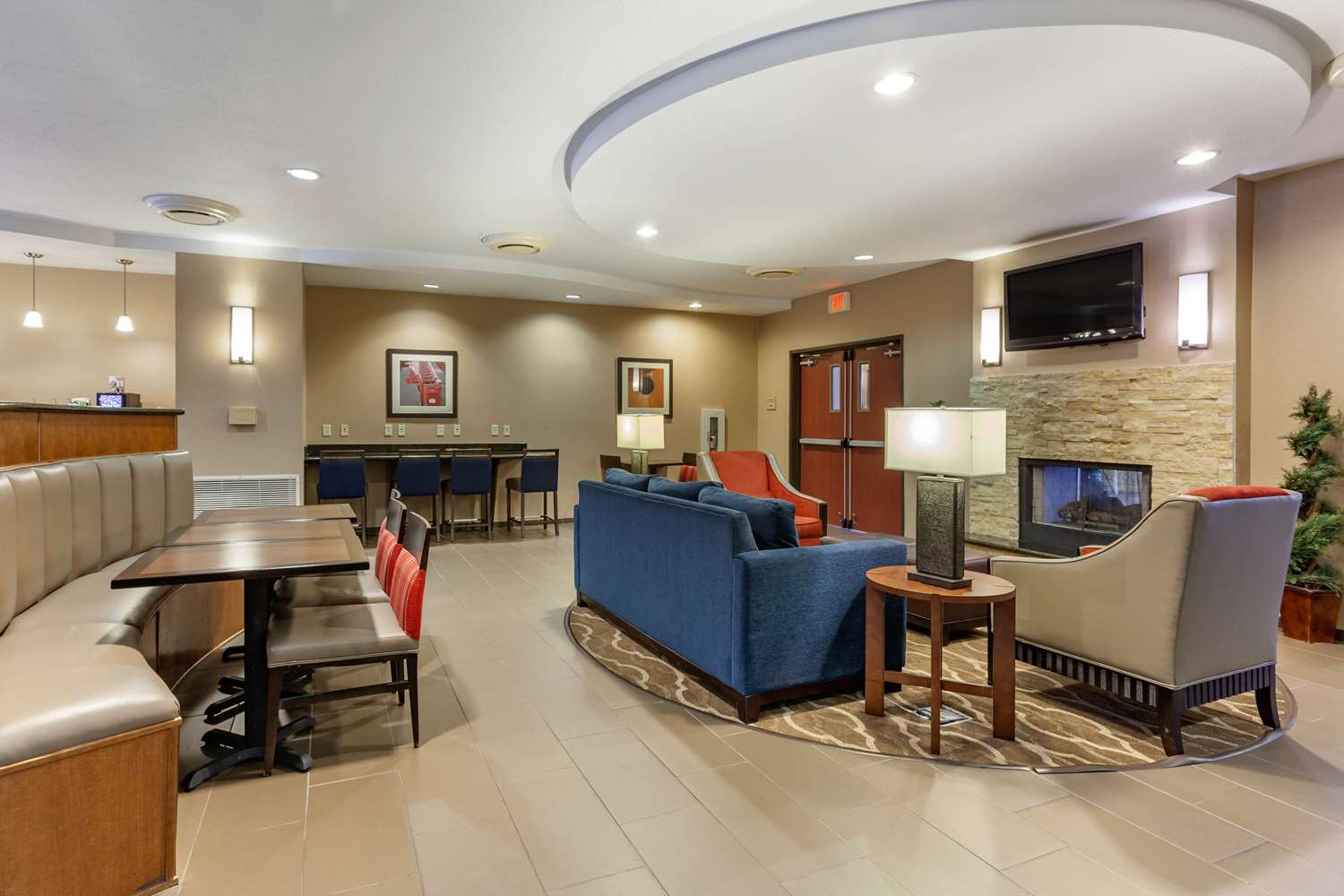 Comfort Suites Glendale State Farm Stadium Area 26/45