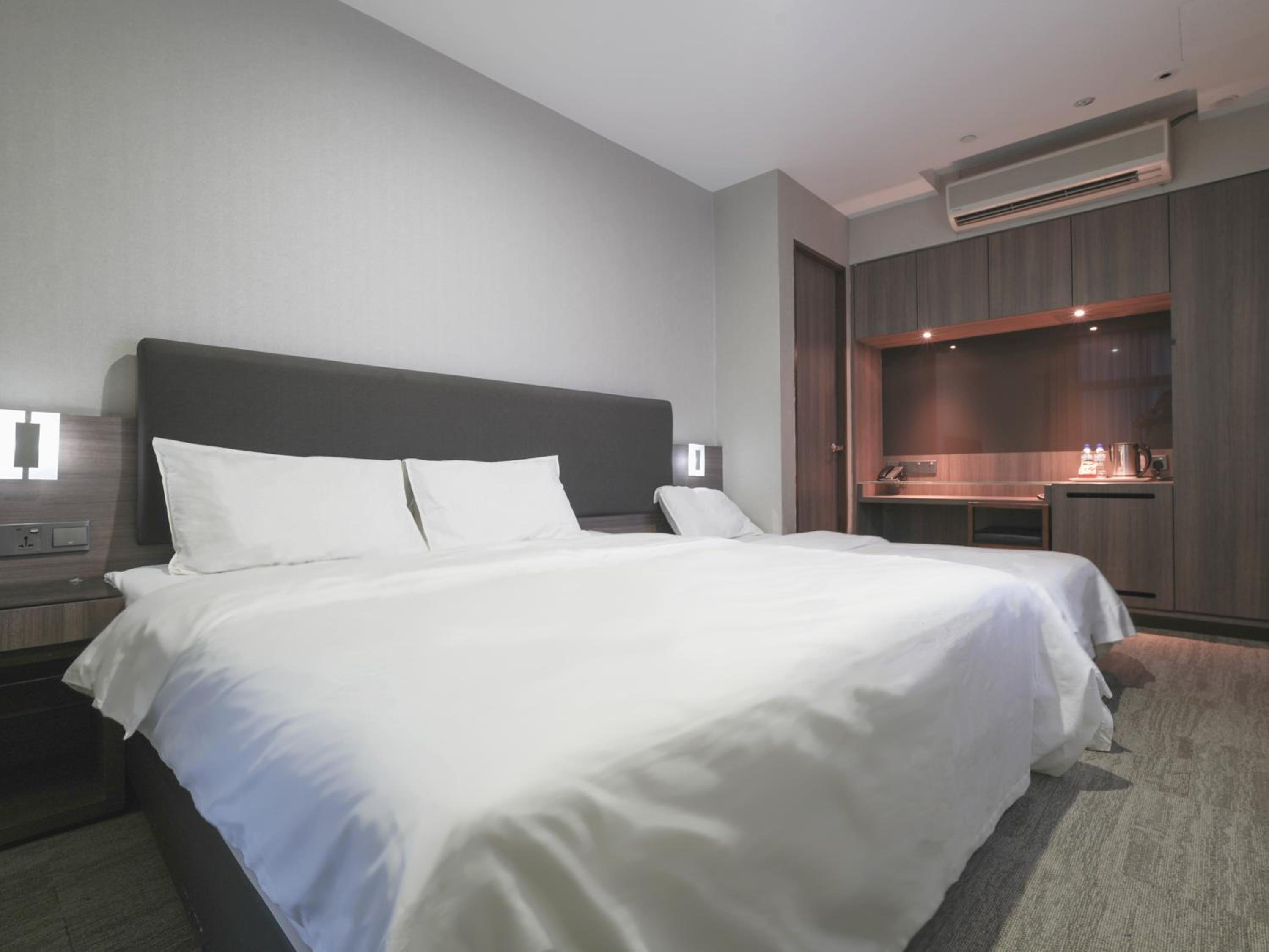 Deluxe, Family, 1 Double and 1 Single Bed