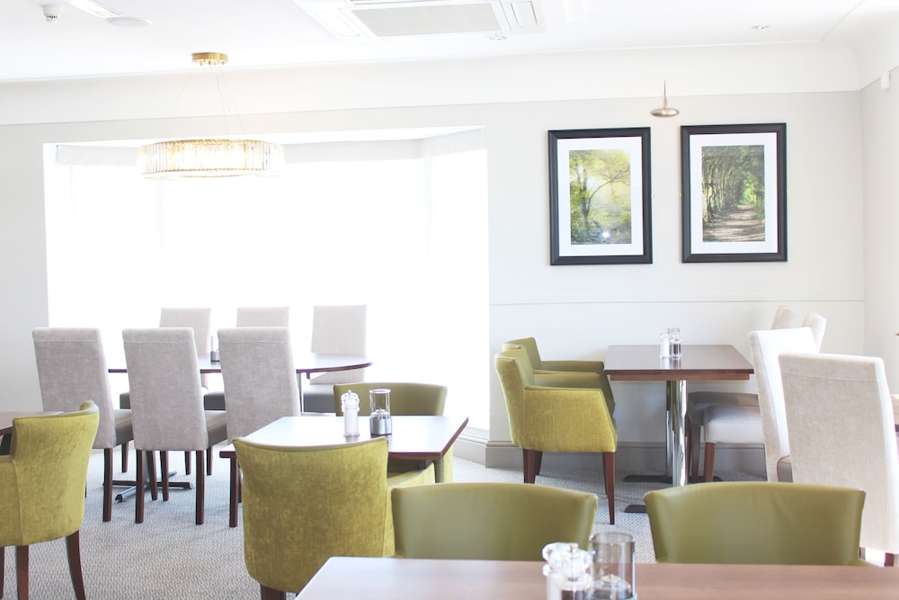 Rufford Arms Hotel 61/74