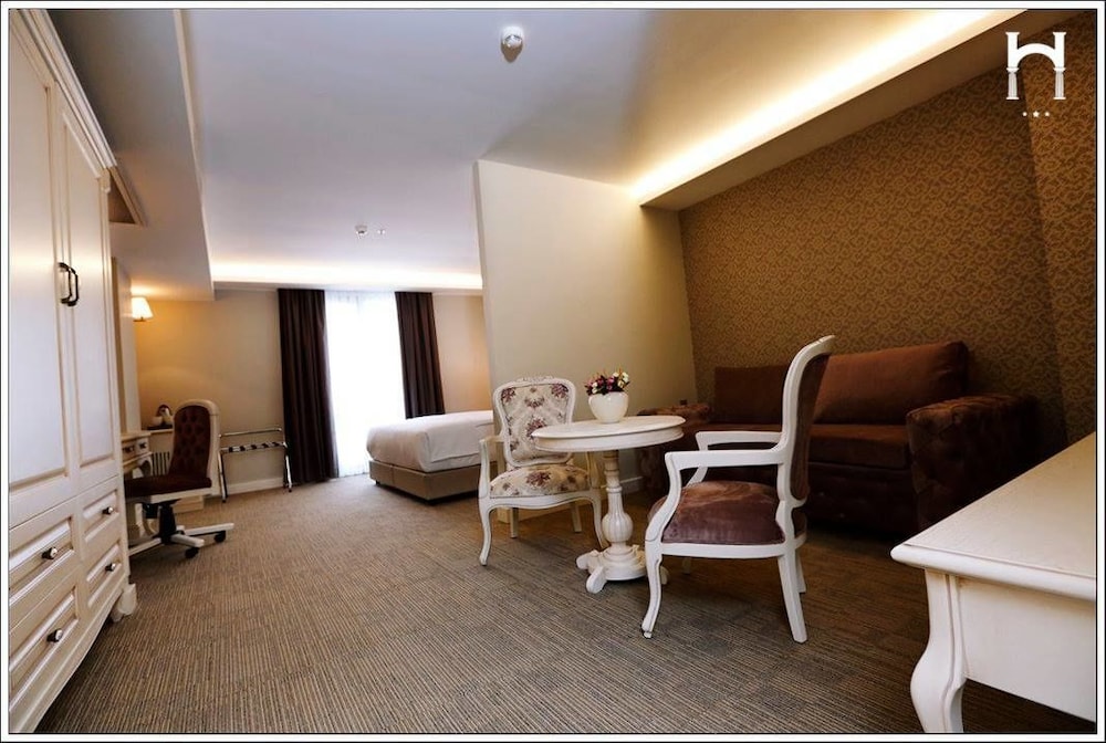 HANZADE PARK HOTEL 36/38