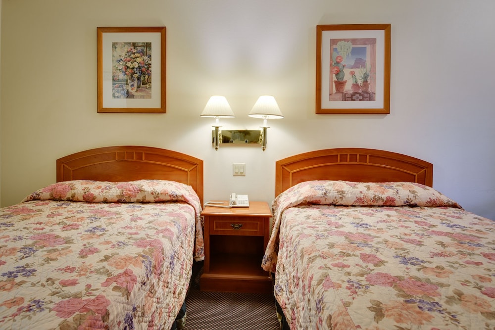 VAGABOND INN HACIENDA HEIGHTS 25/40
