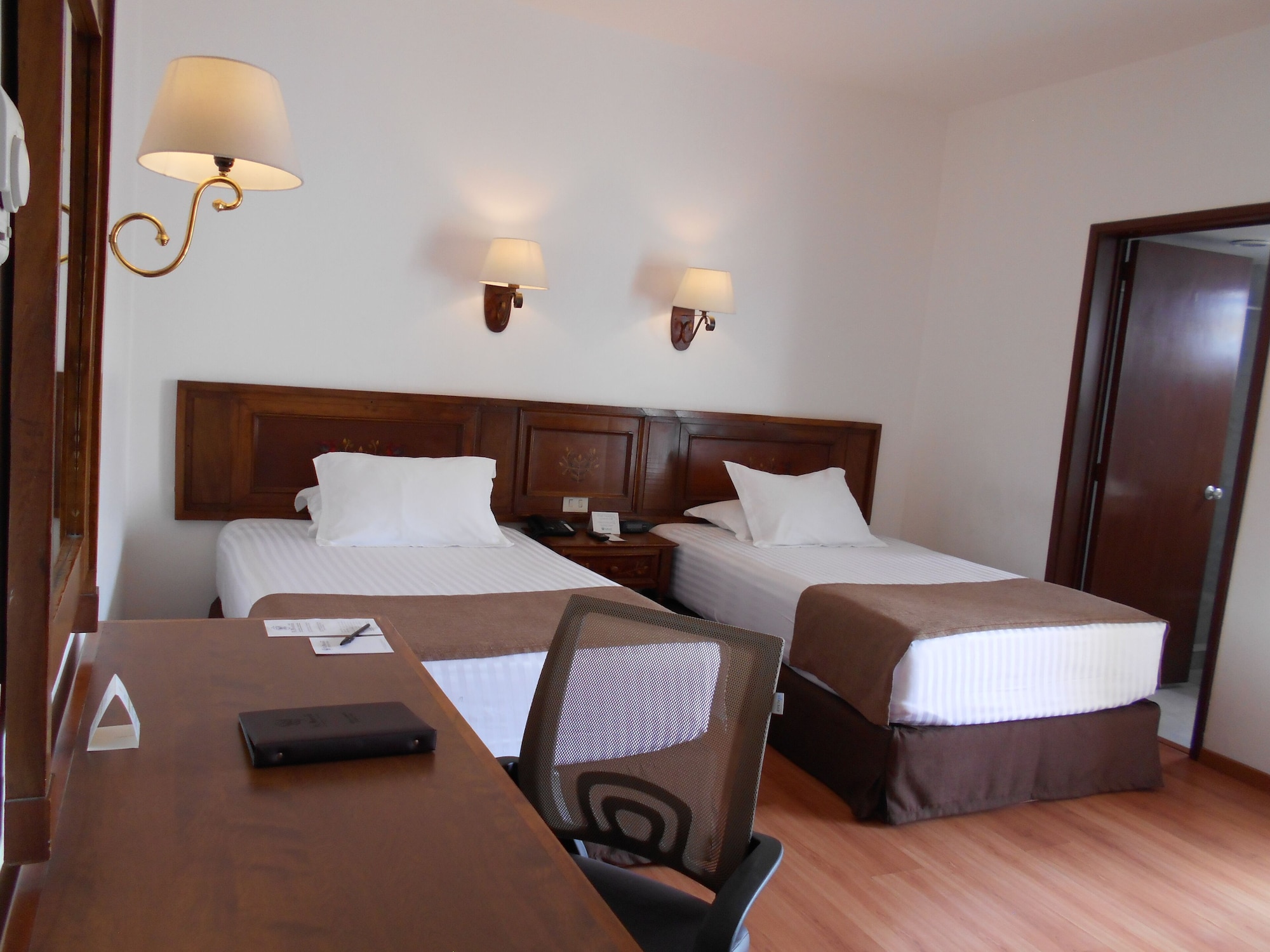 Standard, Twin Beds