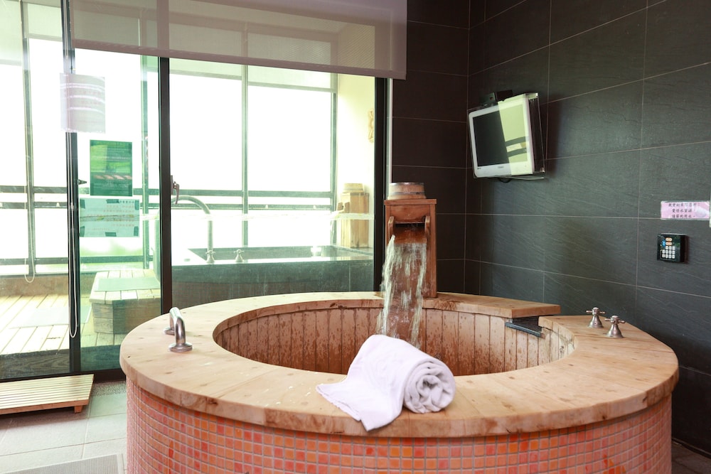 The Mudan Hot Springs Resorts and Villa 27/45