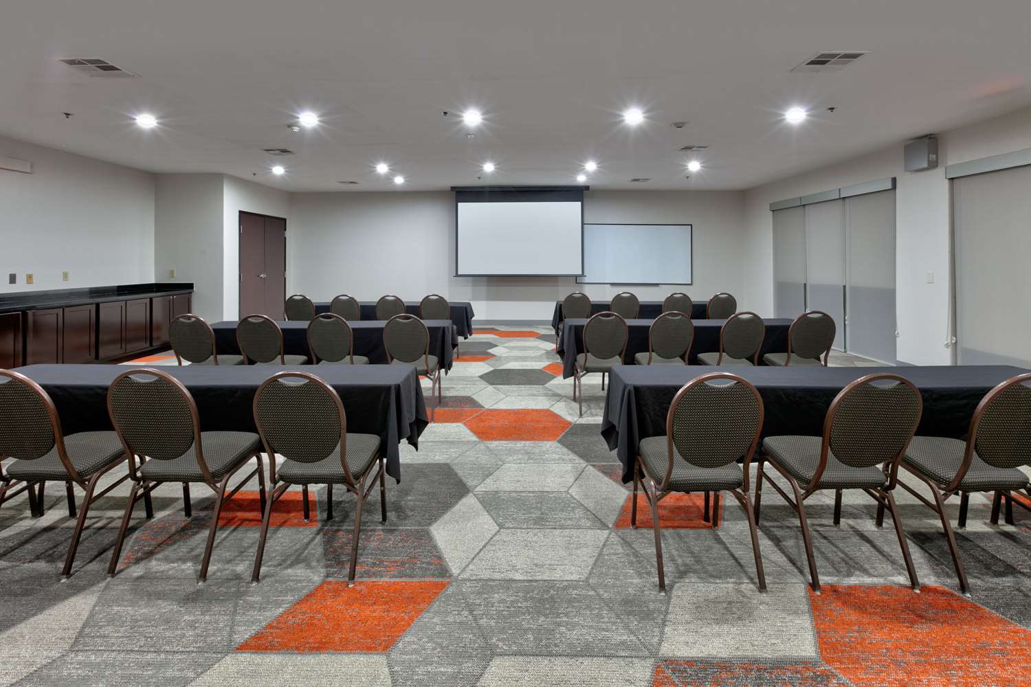 Comfort Suites Arlington - Entertainment District, TX 30/33