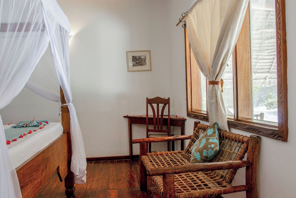 Hakuna Majiwe Beach Lodge 35/50