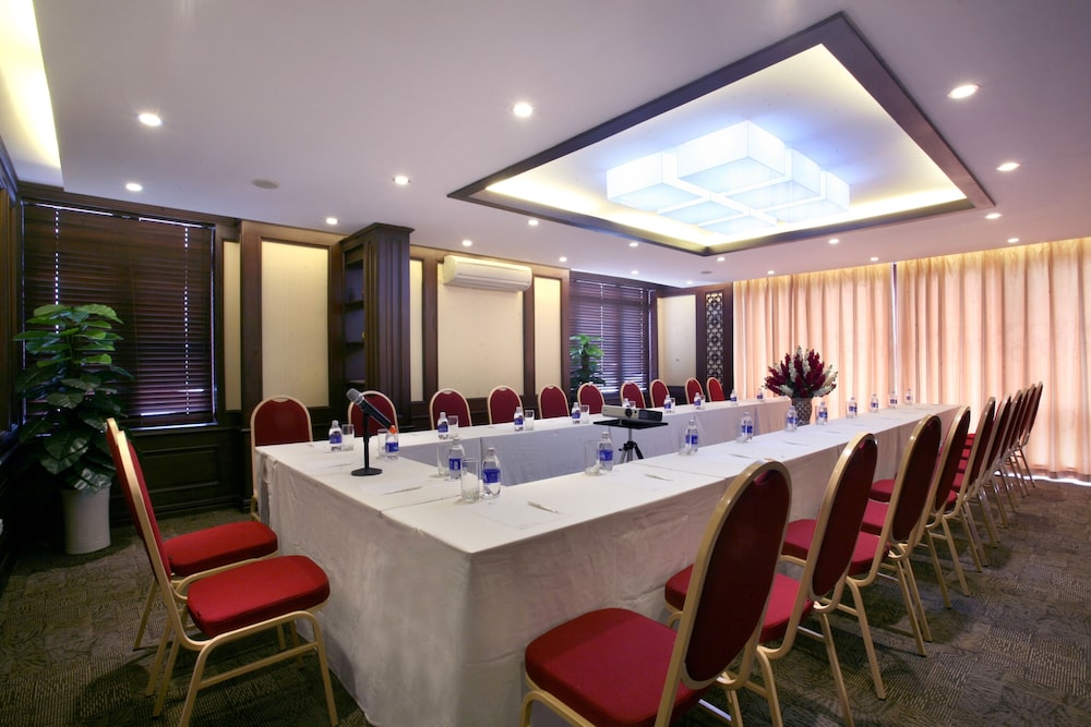 Hanoi Emotion Hotel 41/50