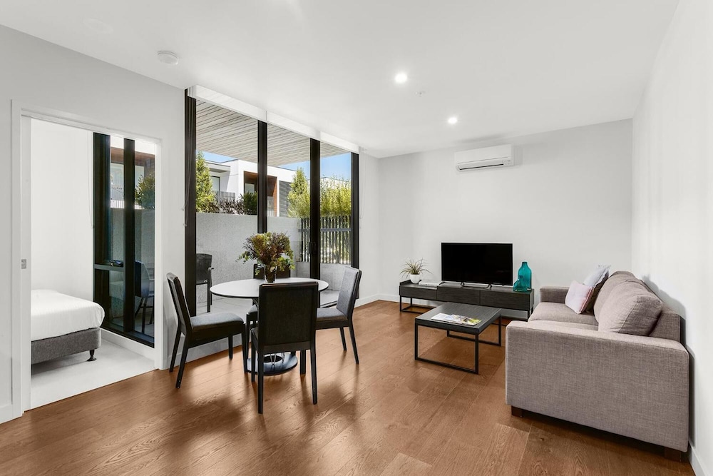 Clayton Serviced Apartments 12/33