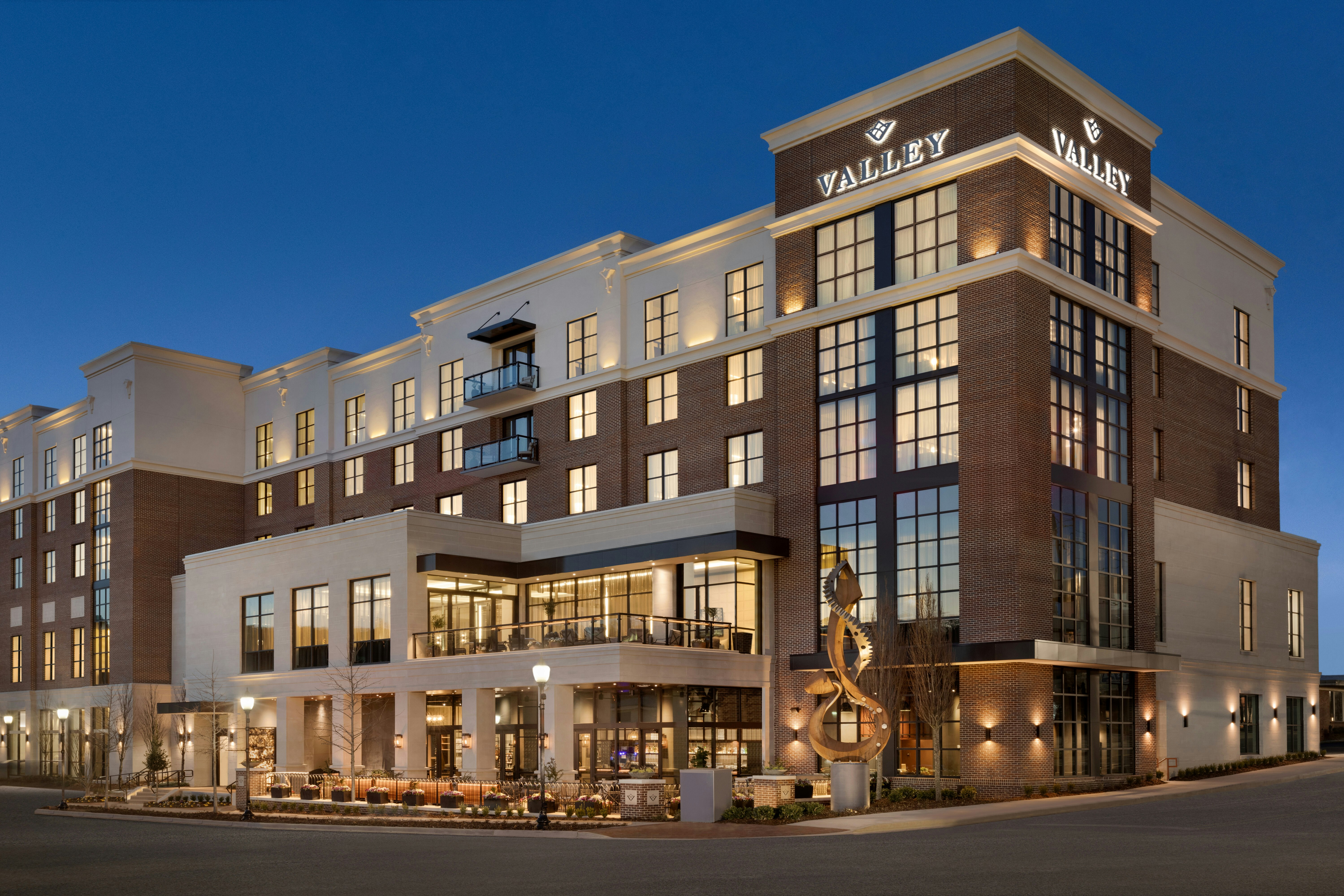 Valley Hotel Homewood Birmingham, Curio Collection by Hilton 2/50