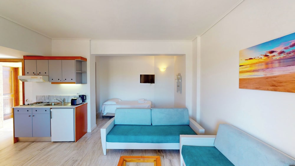 Chrispy Beach Resort 11/43