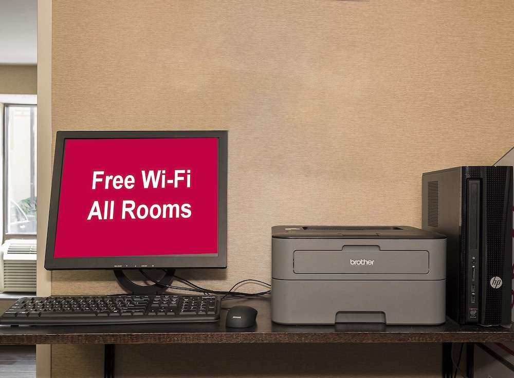 Red Roof Inn and Suites Longview 12/26