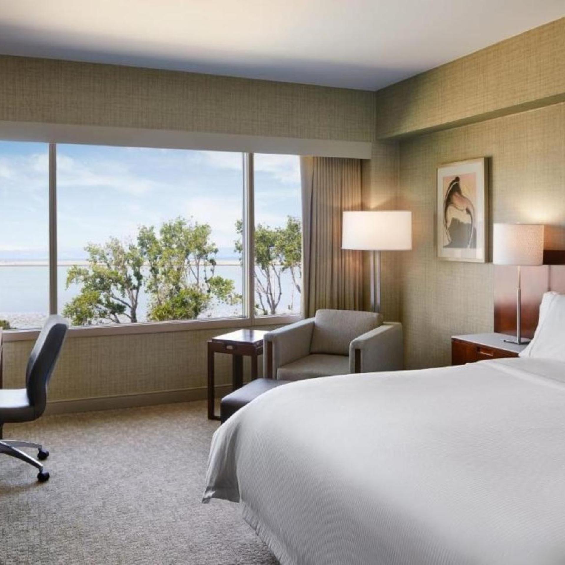 Guest Room, King Bed, Bay View