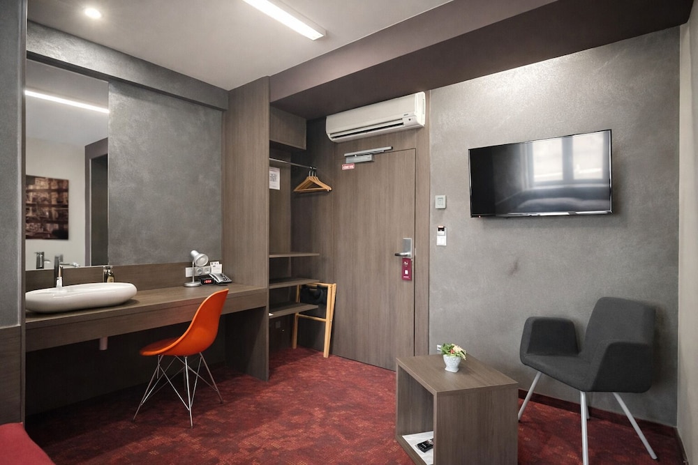 Kongres Hotel Roca 67/76