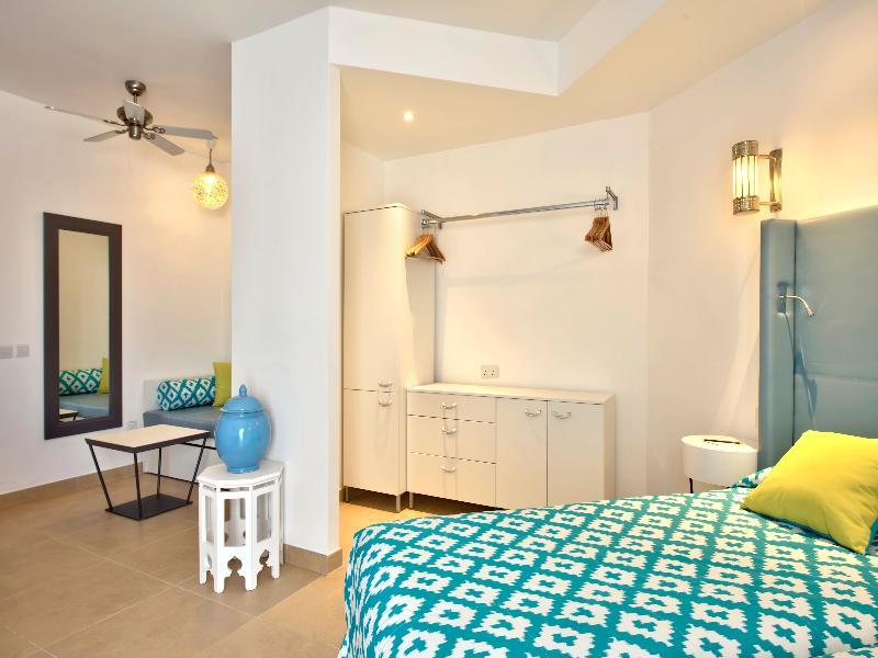 Family, Double and Twin Beds, Inland View