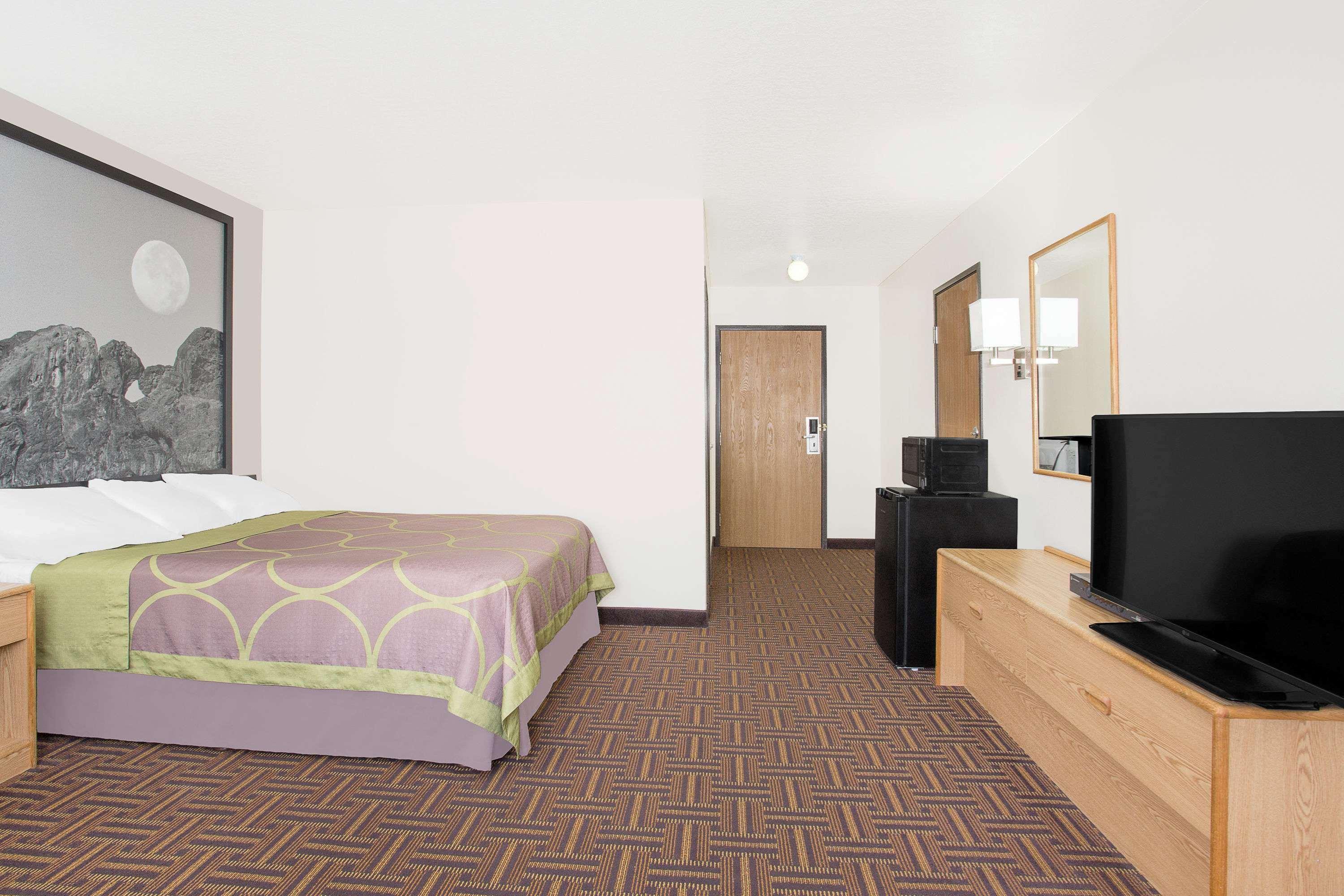 Room, Queen Bed