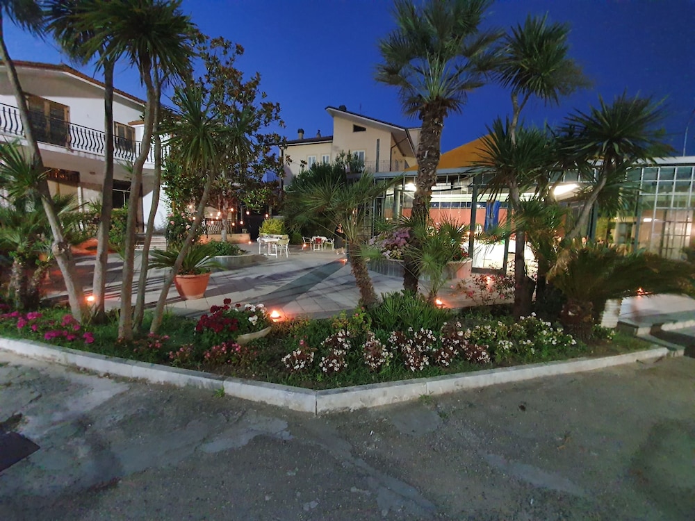 Hotel Ristorante La Campagnola 61/65