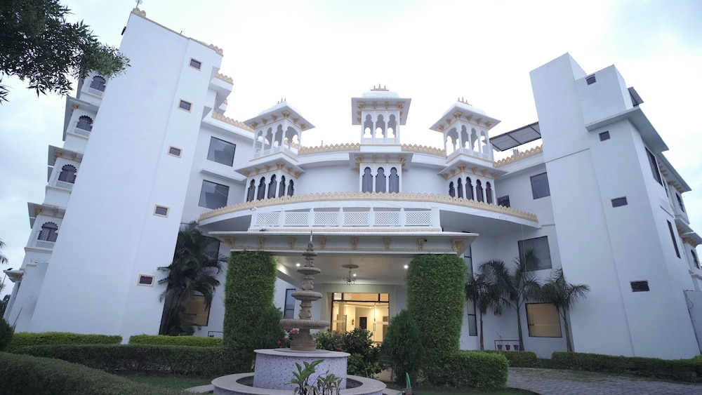 Dreams Resort Udaipur 3/44