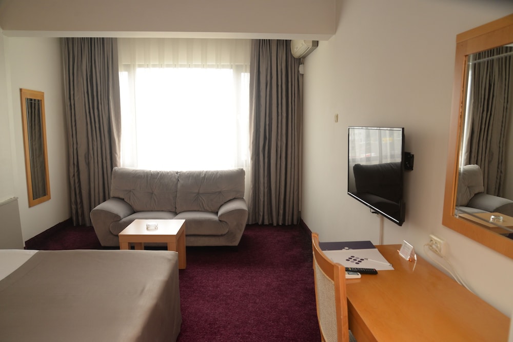 Hande Hotel 43/60