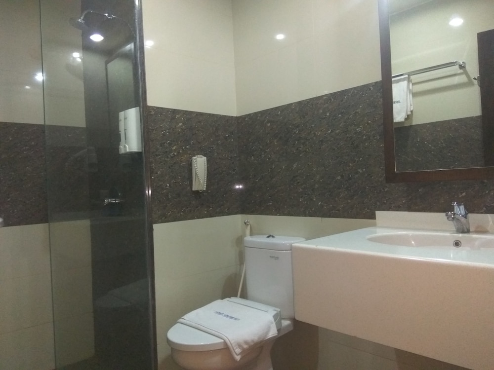 Continent Centrepoint Panakkukang Makassar 15/15