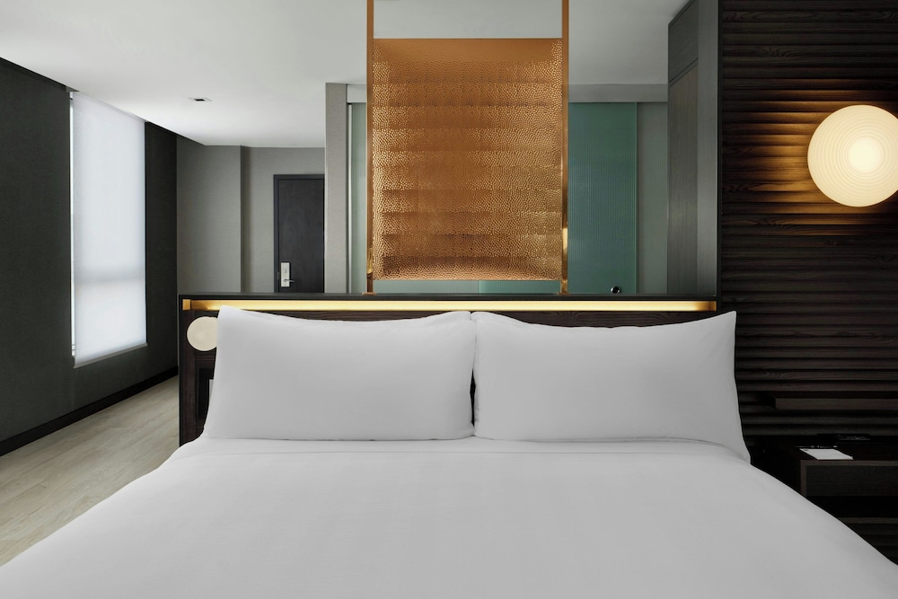 AC Hotel Burlington 20/50