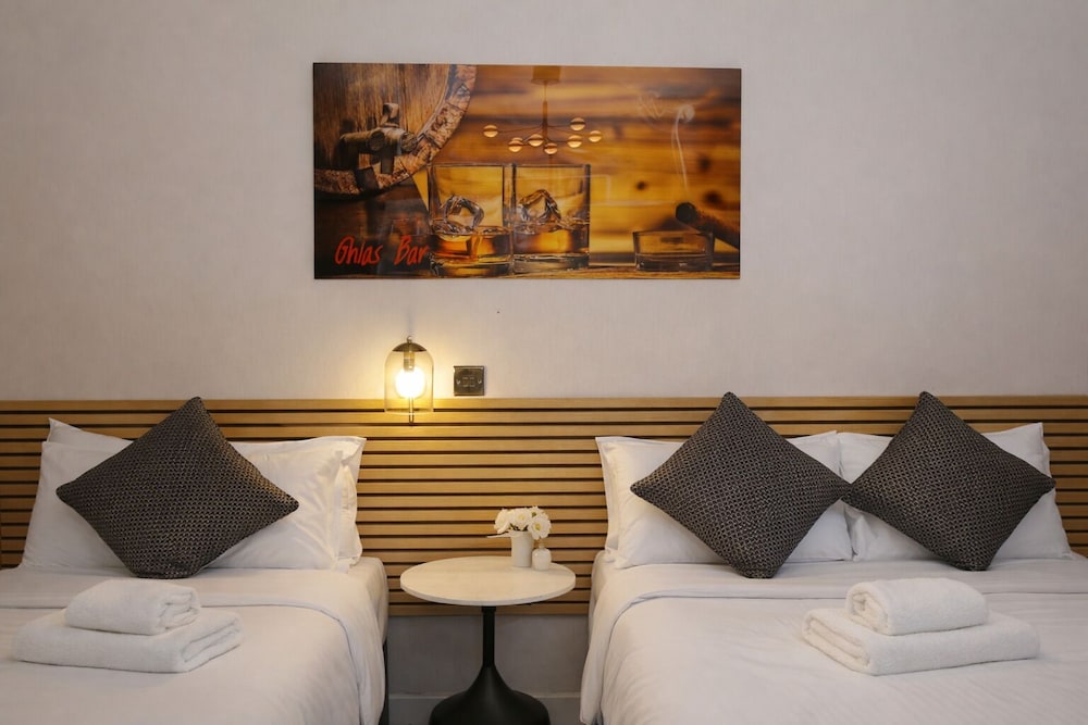 Lovat Hotel 35/42