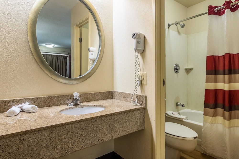 Red Oak Inn Detroit Metro Airport - Belleville 20/33