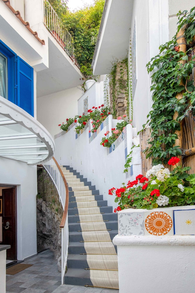 Boutique Hotel Helios - Adults Only 4/74