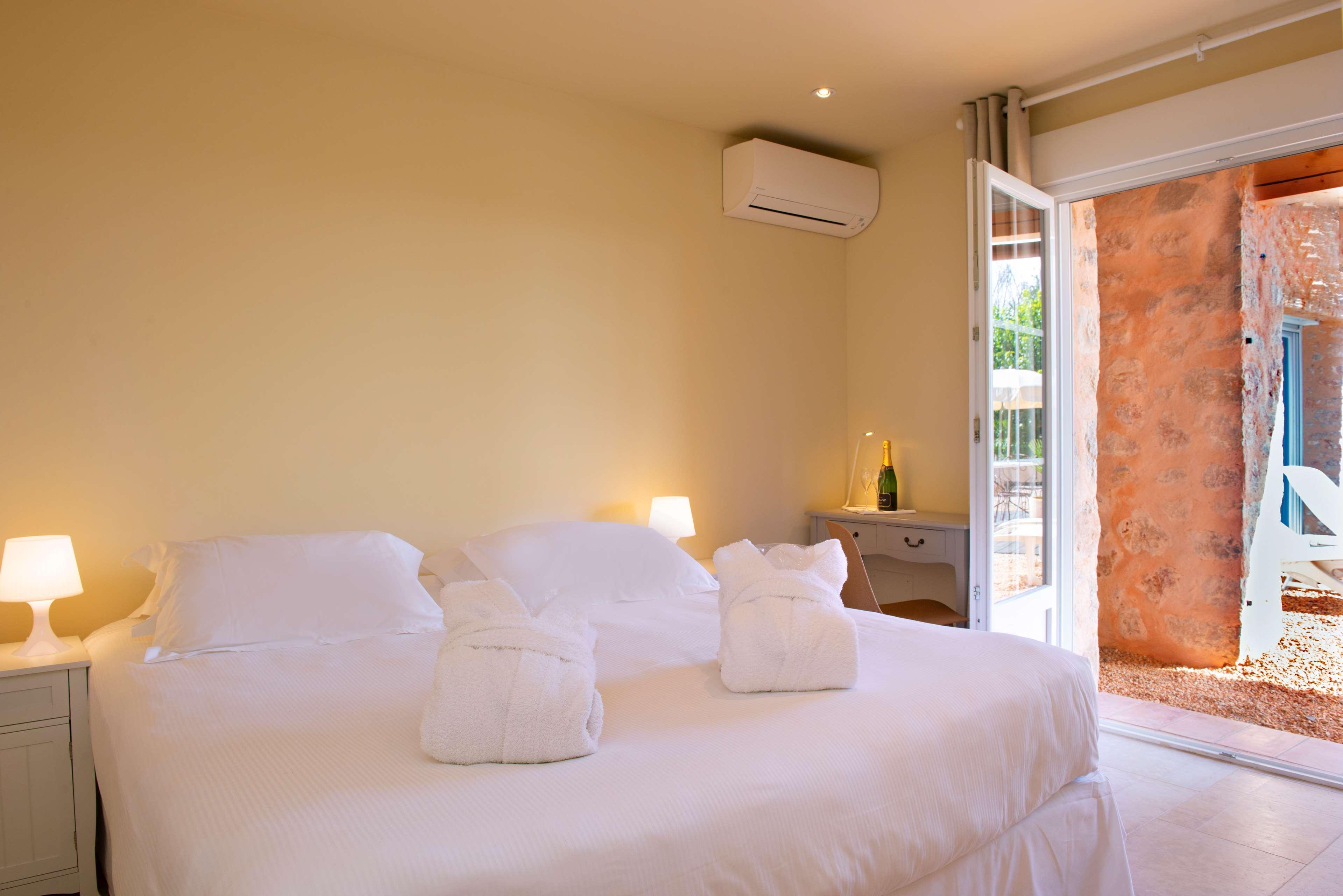 4 Bedrooms, Villa