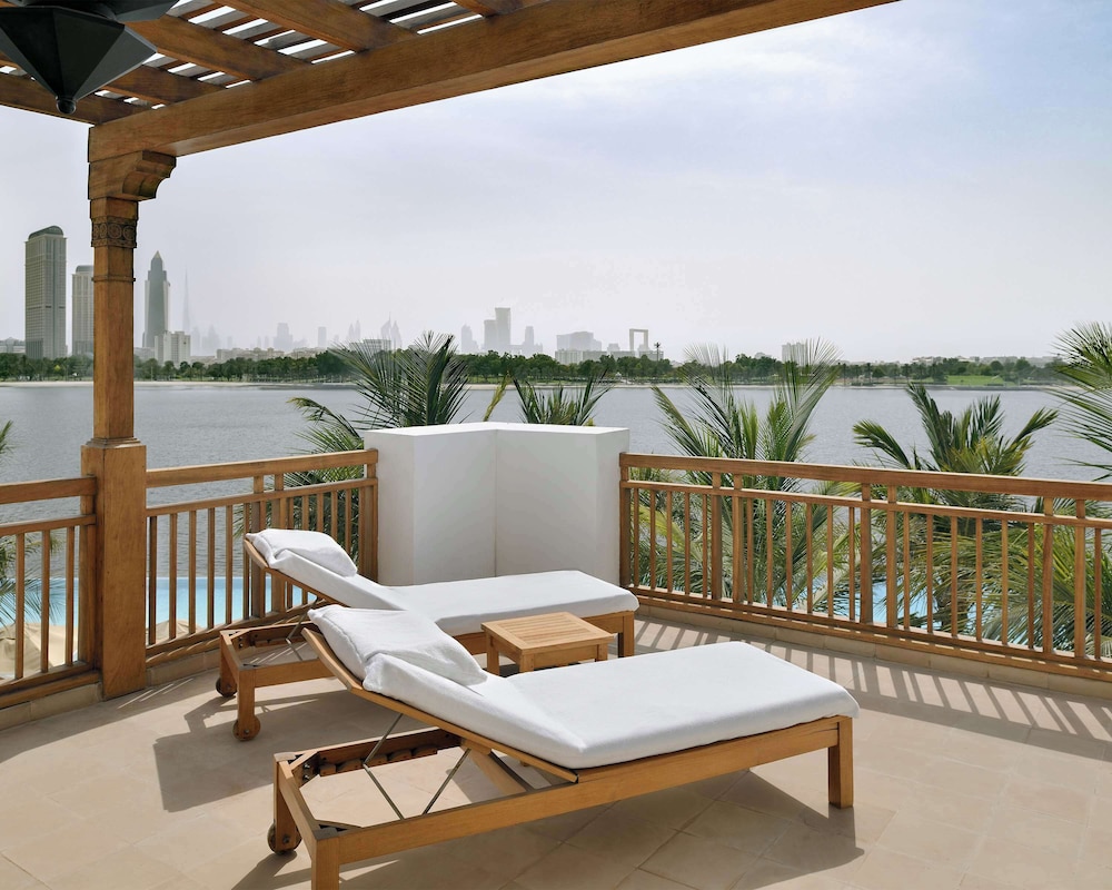 swimming pool spa
