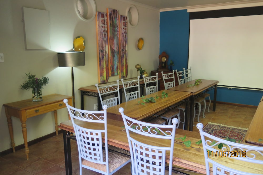 5Th Avenue Gooseberry Guest House 35/50