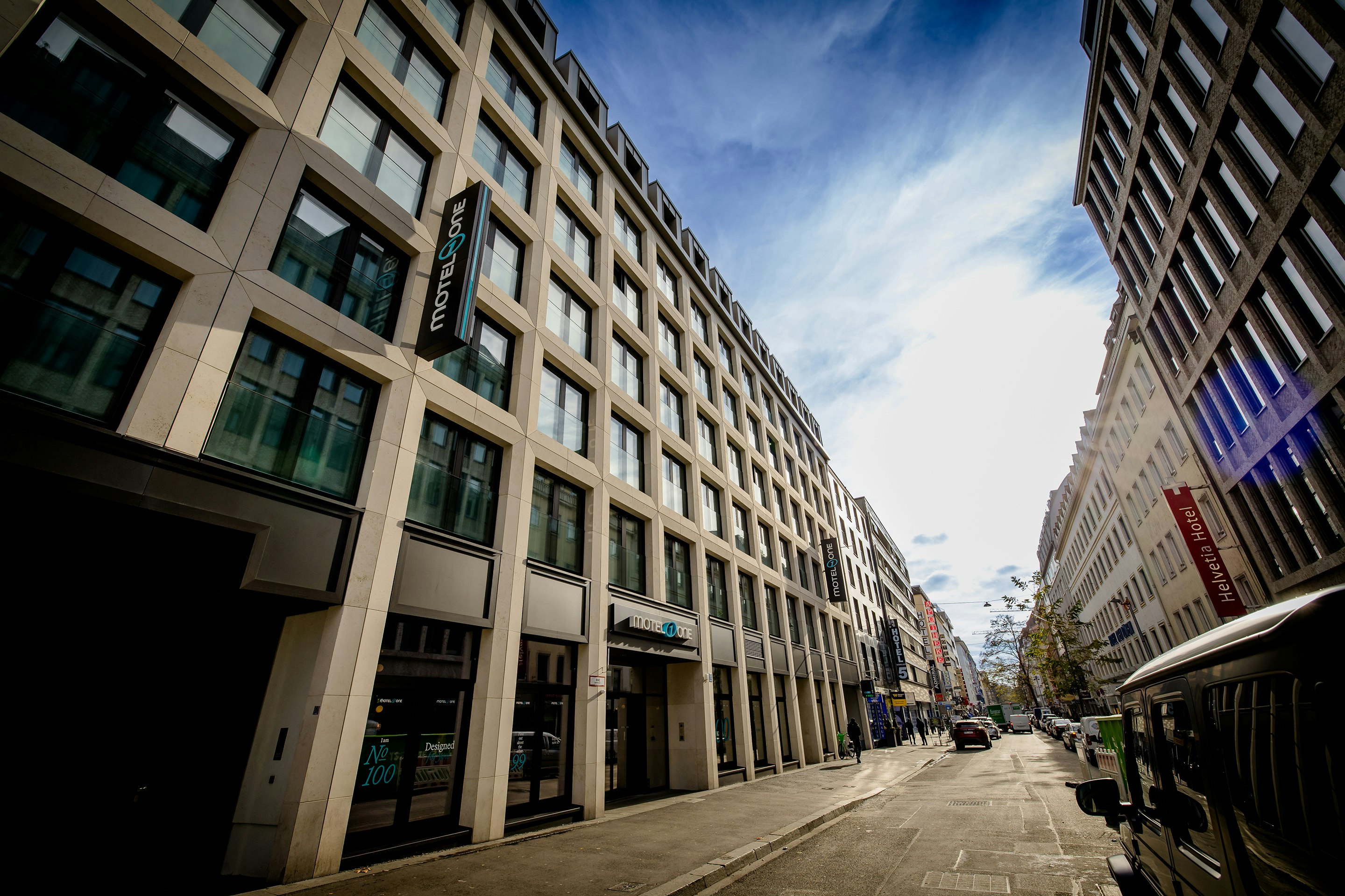 Motel One Munchen Hauptbahnhof 23/23
