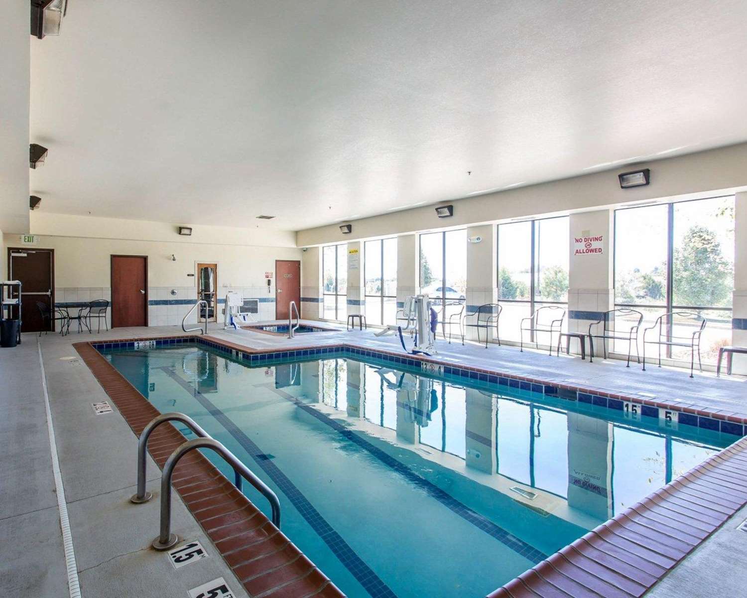Comfort Inn & Suites Madisonville KY 21/33
