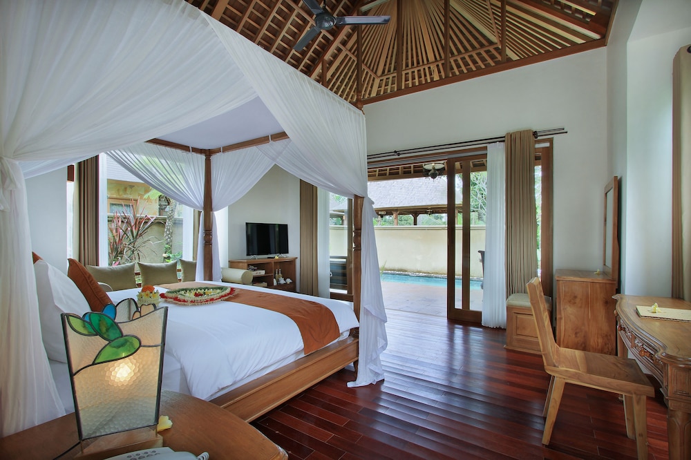 Graha Sandat Villas by Pramana Villas 14/33