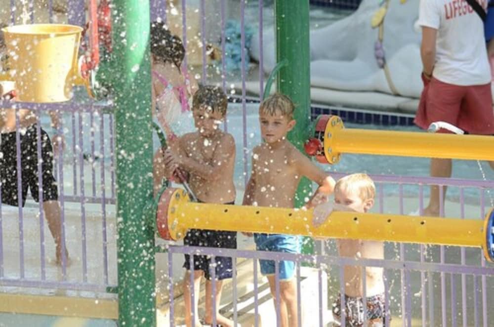 Big Splash Adventure Indoor Water Park Resort 20/28