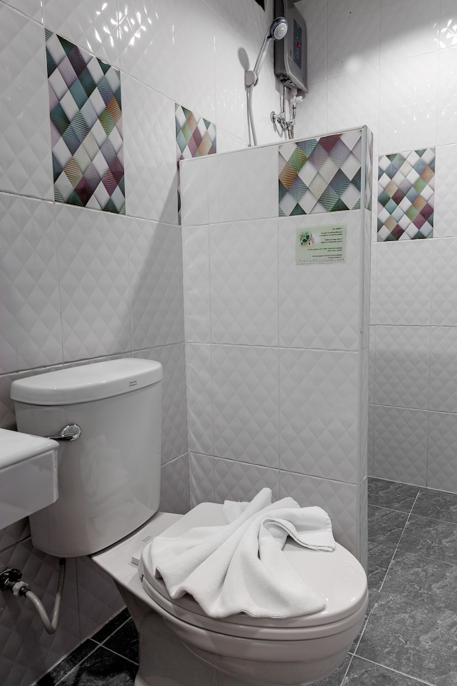 The Guest Hotel - Hostel 45/49